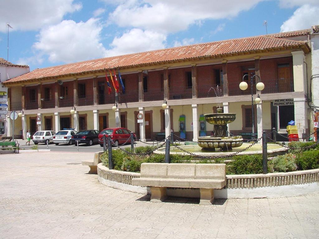 Hostal Gastrobar Carmelo Villarejo de Salvanes Exterior photo